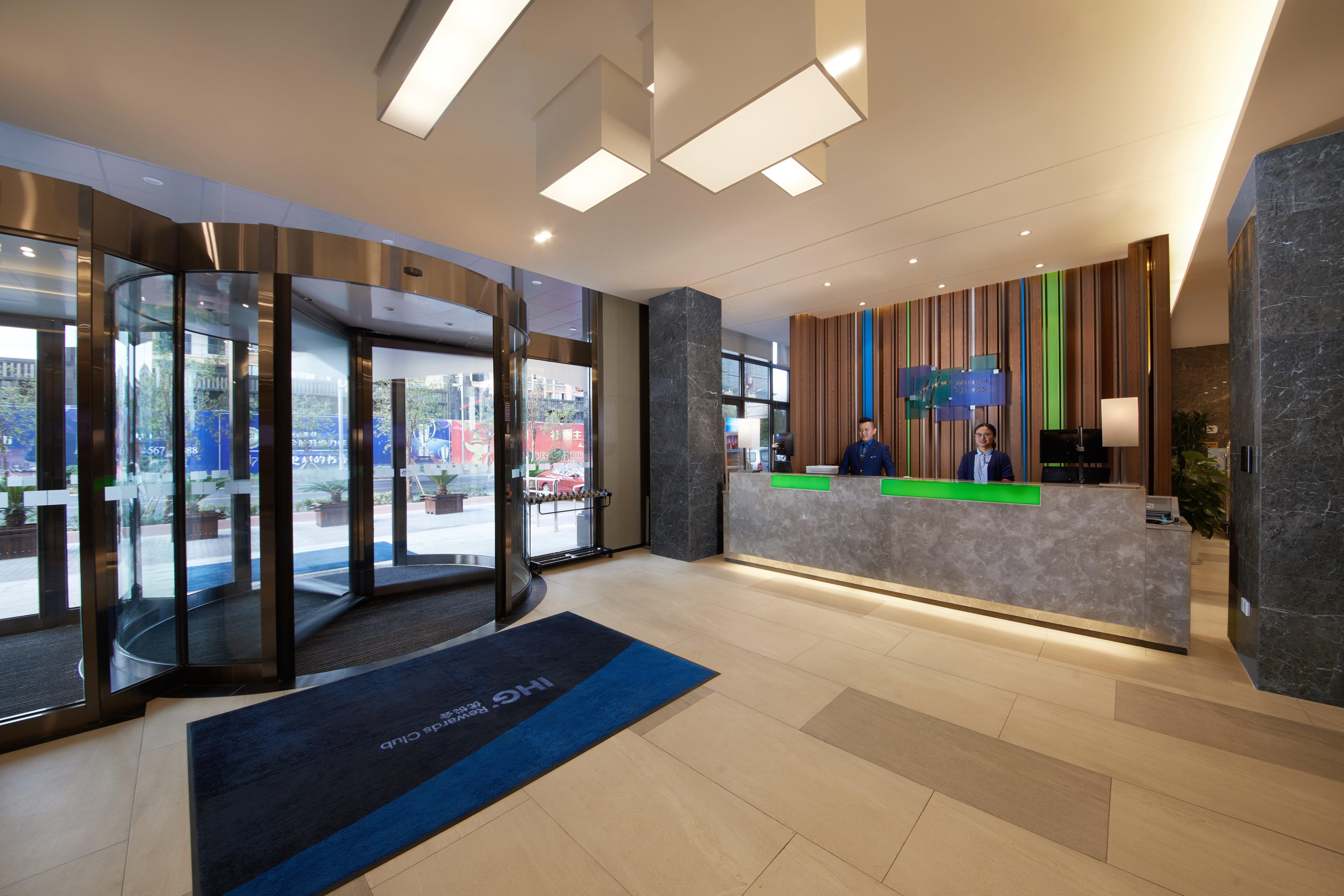 Holiday Inn Express Zhangjiagang East By Ihg Ngoại thất bức ảnh